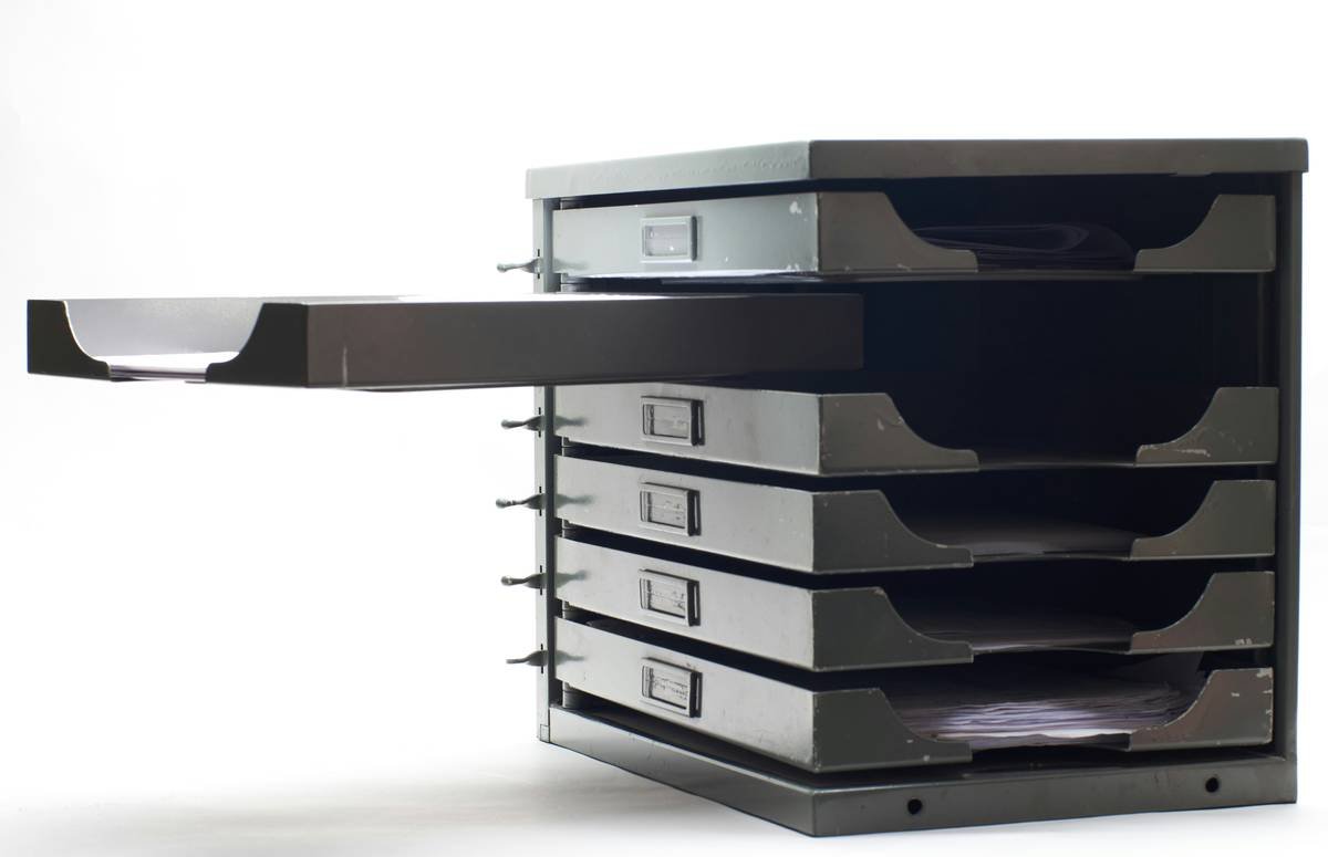 Why Your Makeup Routine Suffers Without a Vanity Storage Tower (And How to Fix It in 48 Hours)
