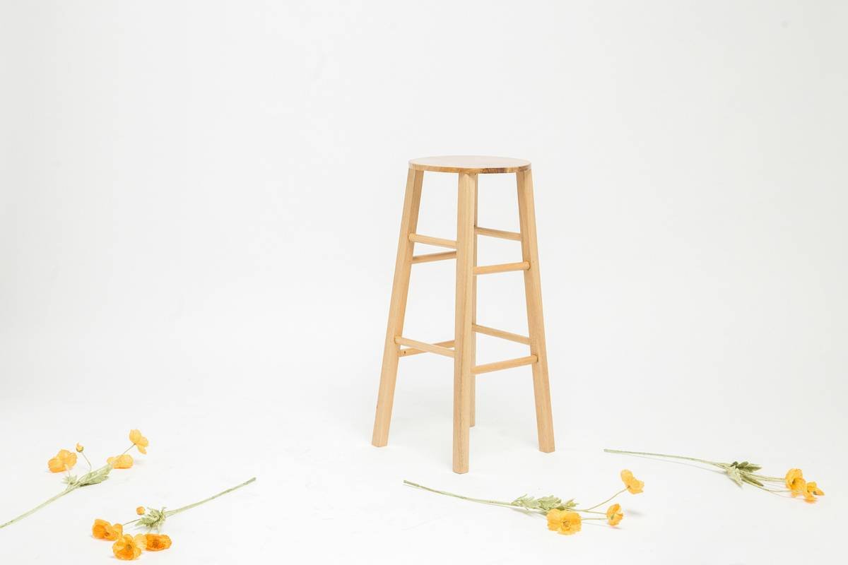 Why Your Vanity Chair Is Secretly Sabotaging Your Beauty Routine (And How to Fix It)