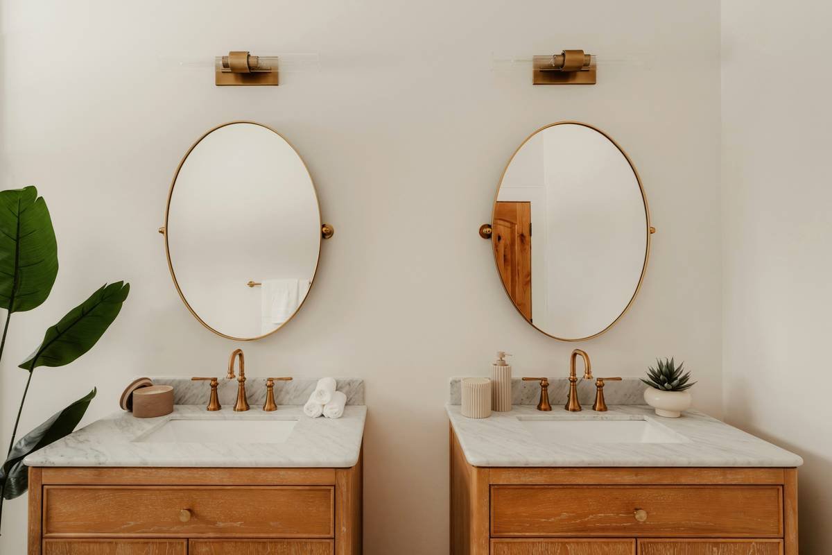 Why Your Wooden Vanity Is the Secret Weapon for Flawless Makeup (And How to Pick the Perfect One)